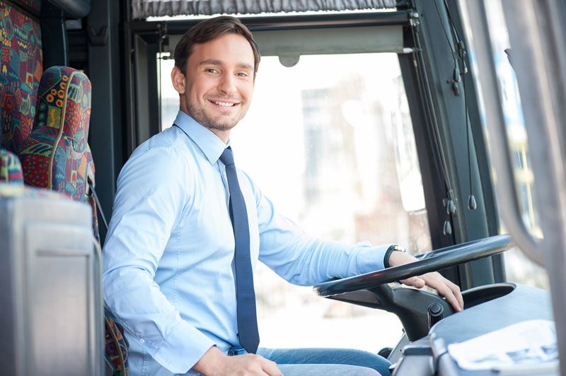 Nous mettons nos chauffeurs expérimentés à votre service Nous mettons nos chauffeurs expérimentés à votre service